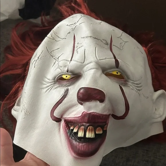 👻 Pennywise Halloween Mask - Picture 1 of 4